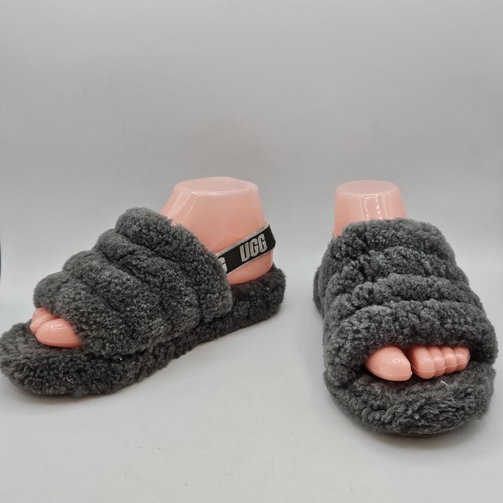 Ugg Classic fluffy sherpa slippers size 5 - Picture 14 of 16